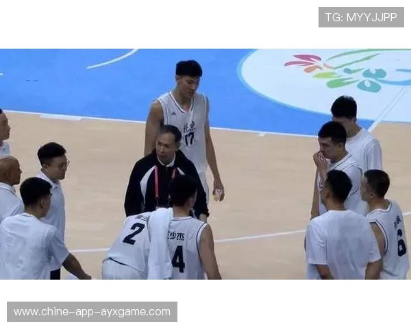 辽宁男篮加强团队协作，全场失误控制合理