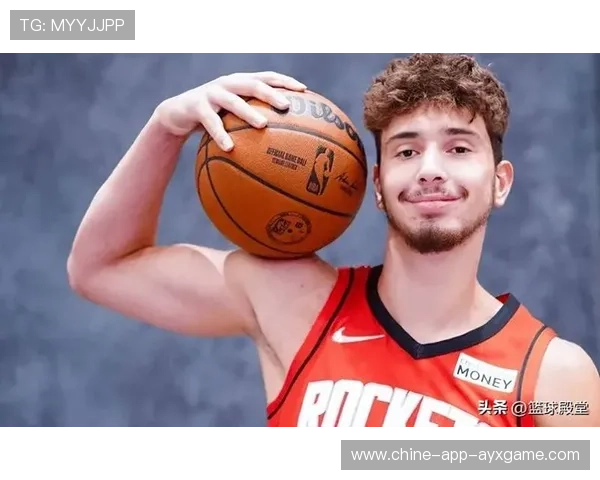 申京篮下晃开防守完成暴扣，单场39分创火箭赛季内线得分新高