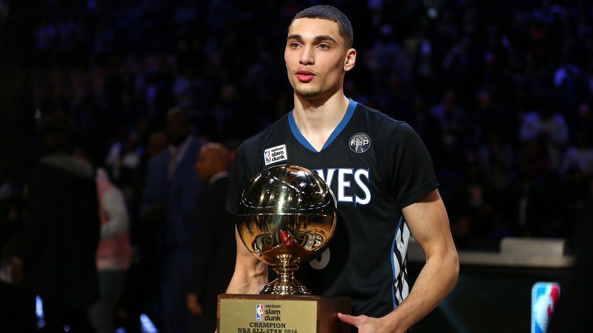 上海大鲨鱼客场战胜广东卫视，终结连败，上海大鲨鱼打nba